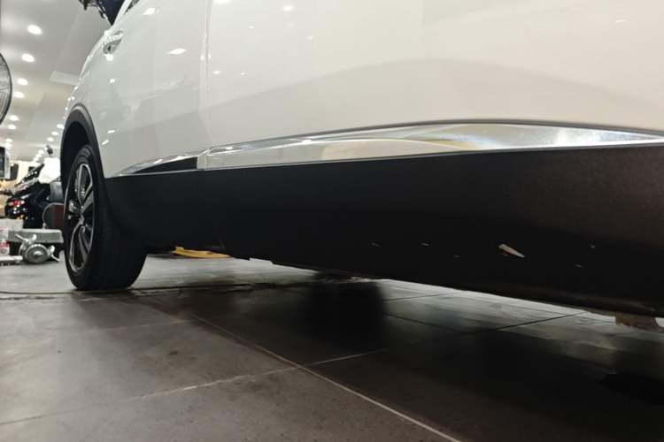 Used Peugeot 5008 2017 380THP 7-Seater Elite Edition Right Side Sill