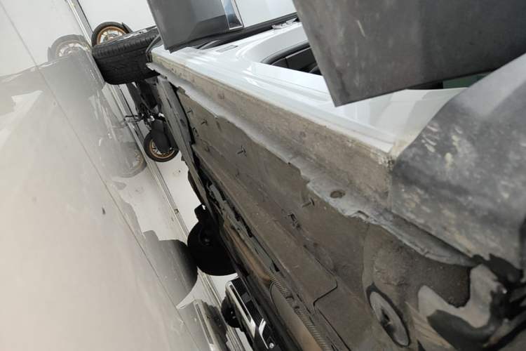 Used Peugeot 5008 2017 350THP 7-Seater Elite Edition Right Side Sill