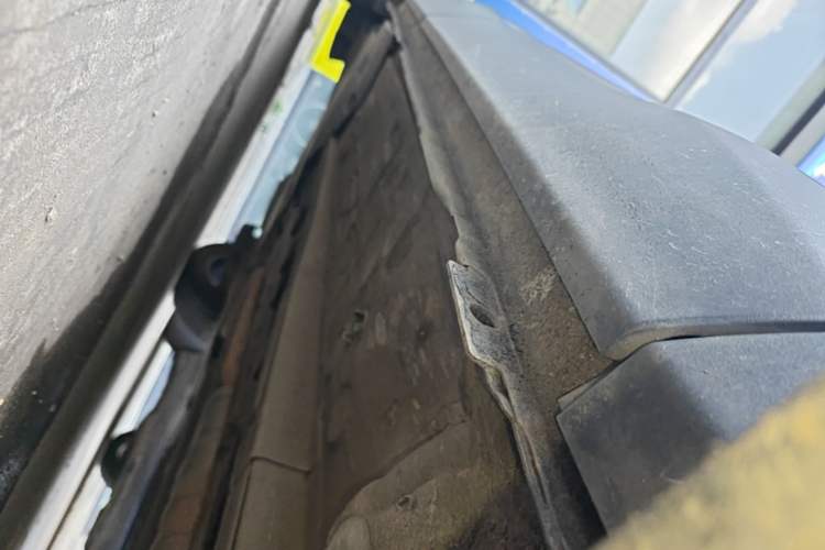 Used Peugeot 5008 2017 380THP 5-Seater Elite Edition Right Side Sill
