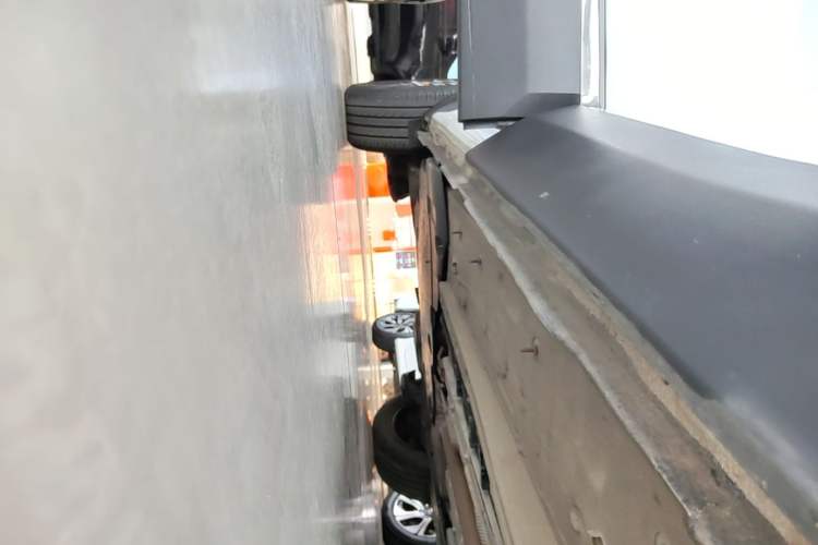 Used Peugeot 5008 2017 350THP 7-Seater Elite Edition Right Side Sill