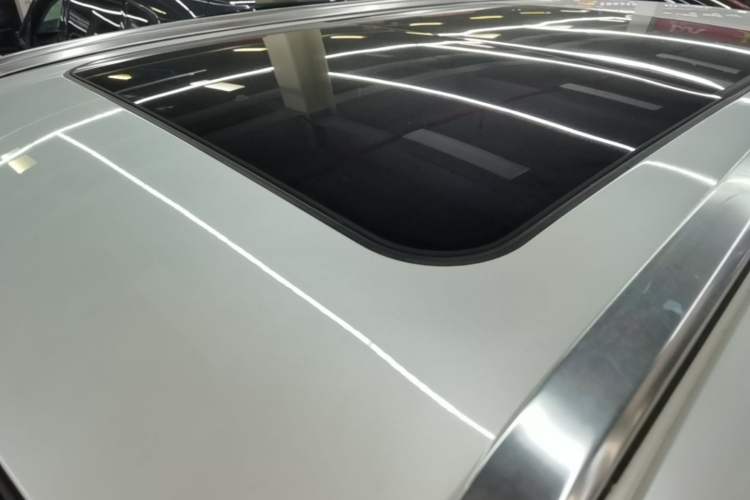 Used Peugeot 5008 2017 380THP 5-Seater Elite Edition Roof