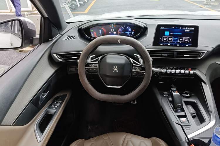 Used Peugeot 5008 2017 380THP 7-Seater Luxury GT Edition Steering Wheel