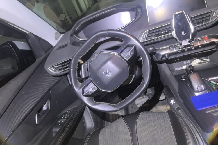 Used Peugeot 5008 2017 380THP 7-Seater Elite Edition Steering Wheel