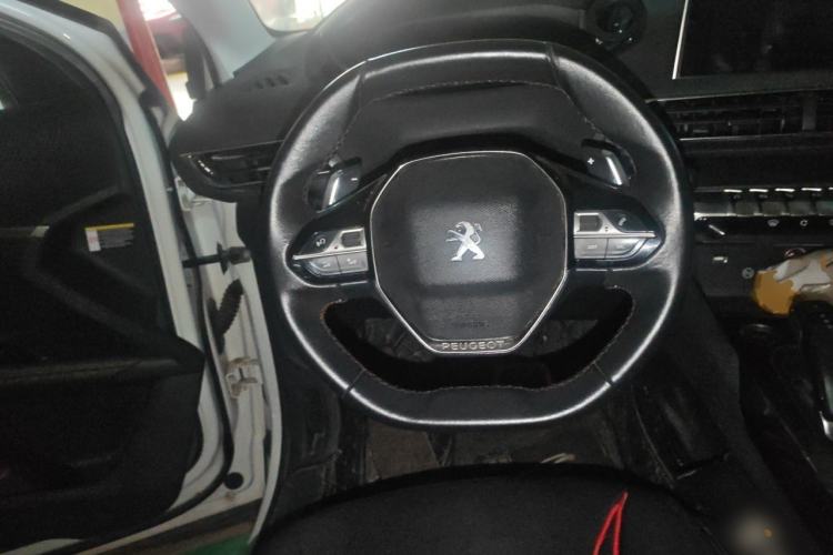 Used Peugeot 5008 2017 350THP 7-Seater Elite Edition Steering Wheel