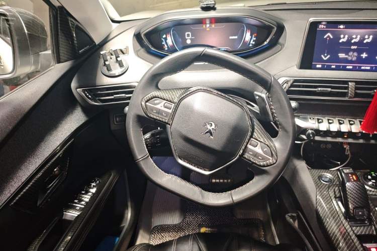 Used Peugeot 5008 2017 380THP 7-Seater Luxury Edition Steering Wheel