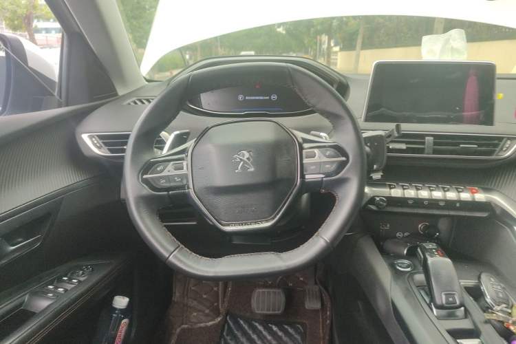 Used Peugeot 5008 2017 380THP 7-Seater Elite Edition Steering Wheel