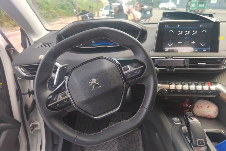 Used Peugeot 5008 2017 350THP 7-Seater Boundless Edition Steering Wheel