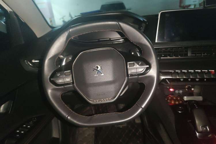 Used Peugeot 5008 2017 380THP 7-Seater Elite Edition Steering Wheel