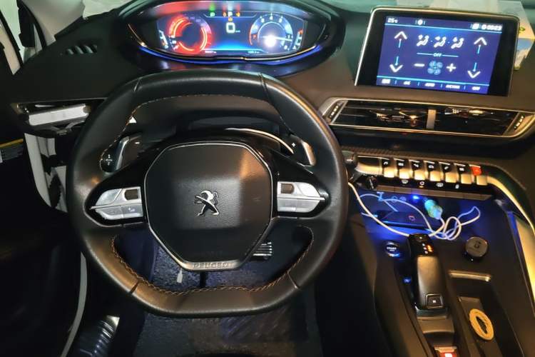 Used Peugeot 5008 2017 350THP 7-Seater Elite Edition Steering Wheel