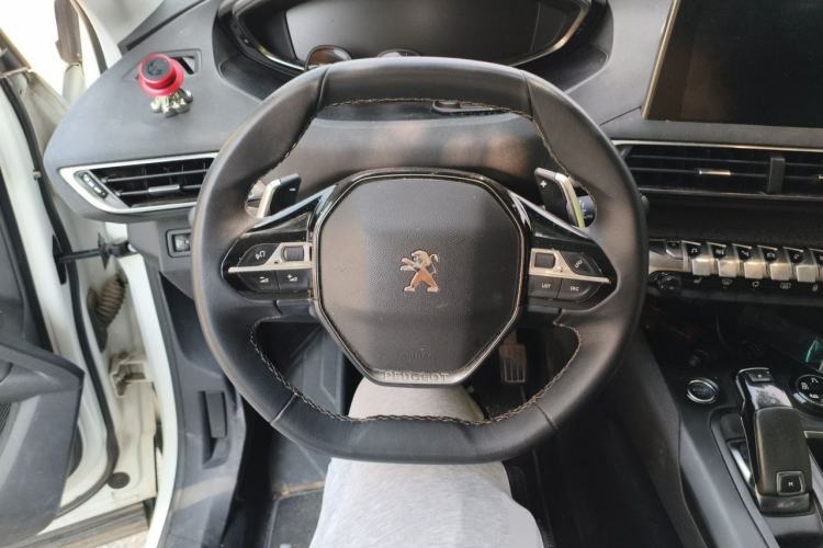 Used Peugeot 5008 2017 380THP 7-Seater Luxury Edition Steering Wheel