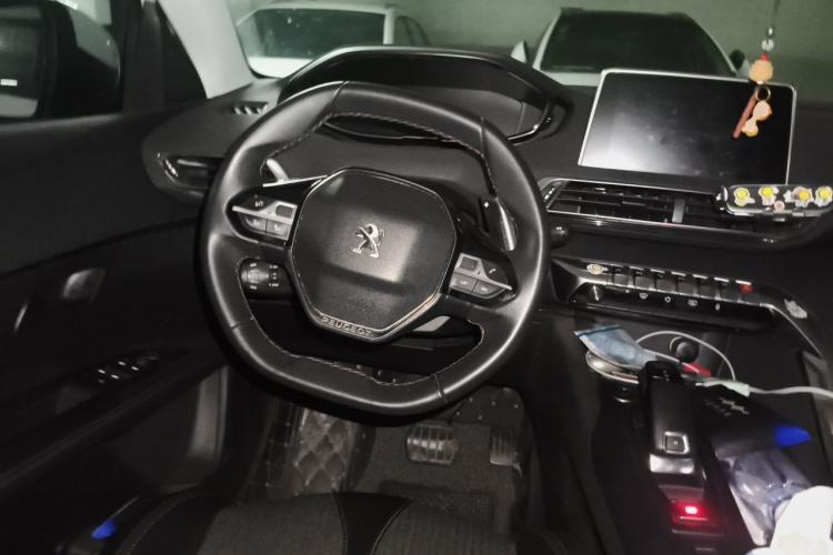 Used Peugeot 5008 2017 350THP 7-Seater Elite Edition Steering Wheel