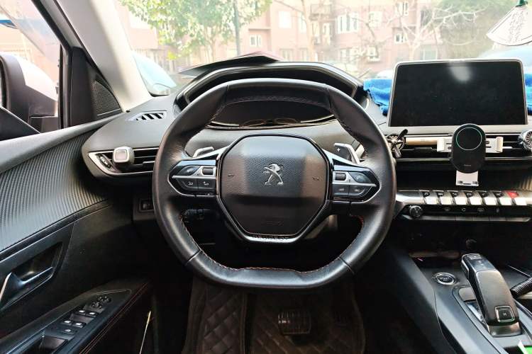 Used Peugeot 5008 2017 350THP 7-Seater Elite Edition Steering Wheel