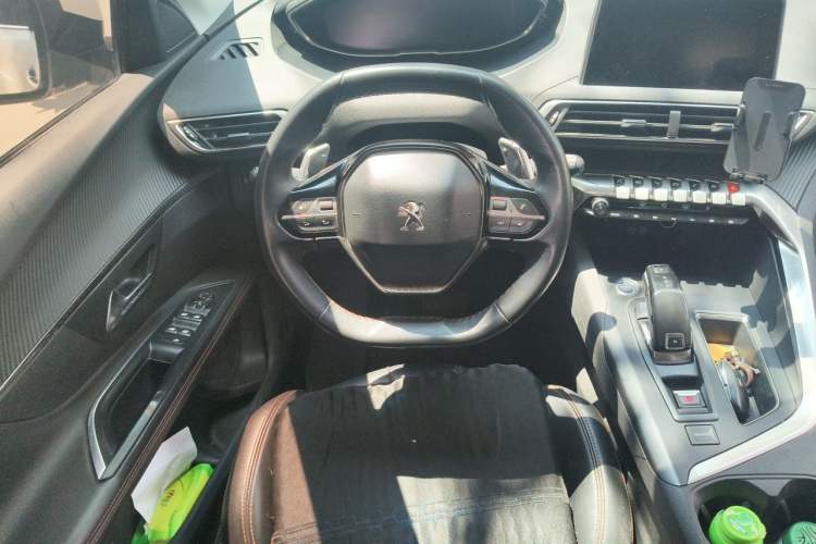 Used Peugeot 5008 2017 350THP 7-Seater Elite Edition Steering Wheel