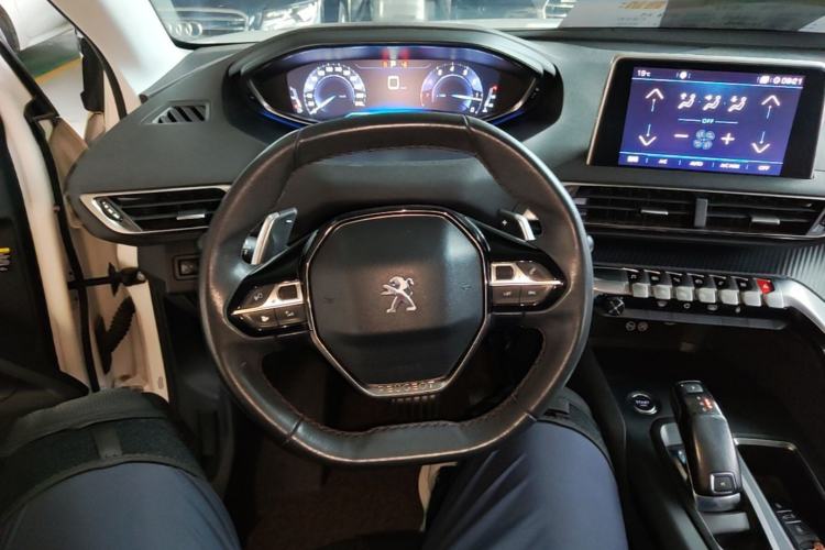 Used Peugeot 5008 2017 350THP 7-Seater Elite Edition Steering Wheel