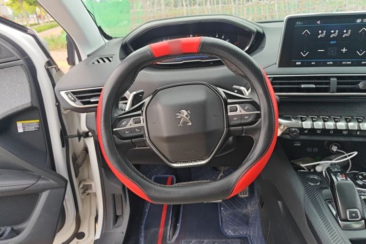 Used Peugeot 5008 2017 380THP 7-Seater Luxury Edition Steering Wheel
