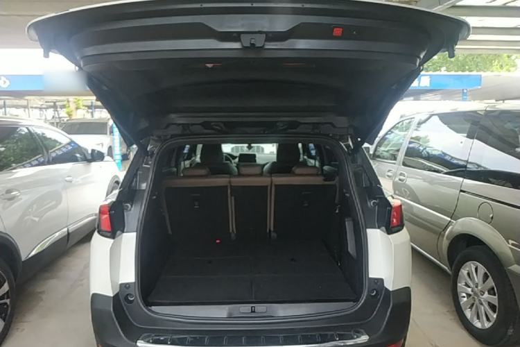 Used Peugeot 5008 2017 380THP 7-Seater Luxury GT Edition Trunk
