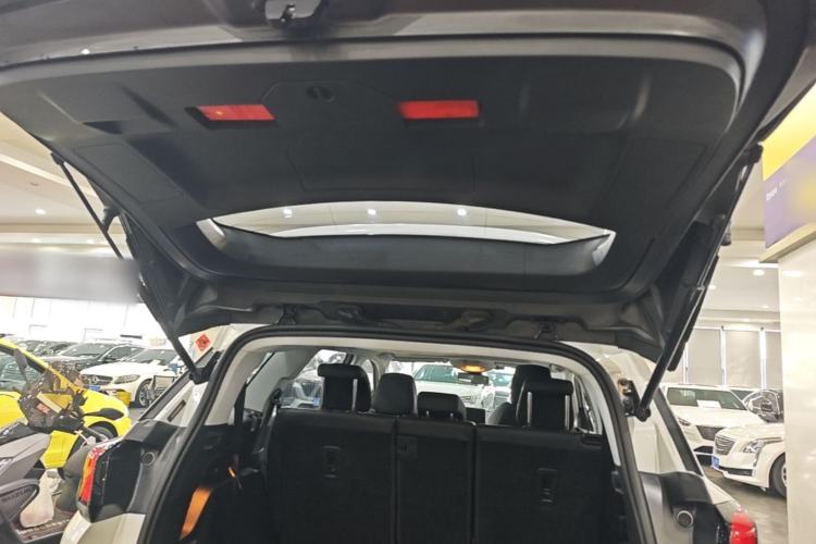 Used Peugeot 5008 2017 380THP 7-Seater Elite Edition Trunk