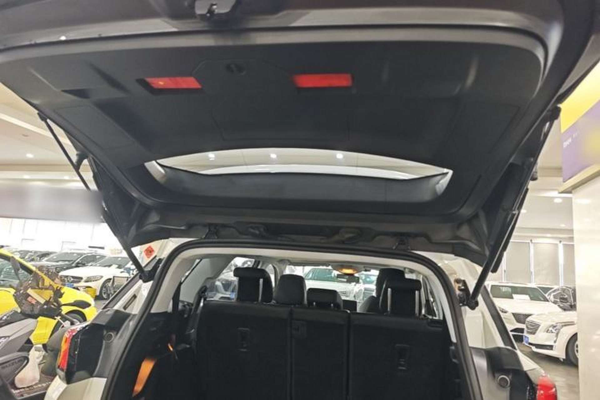 Used Peugeot 5008 2017 380THP 7-Seater Elite Edition Trunk