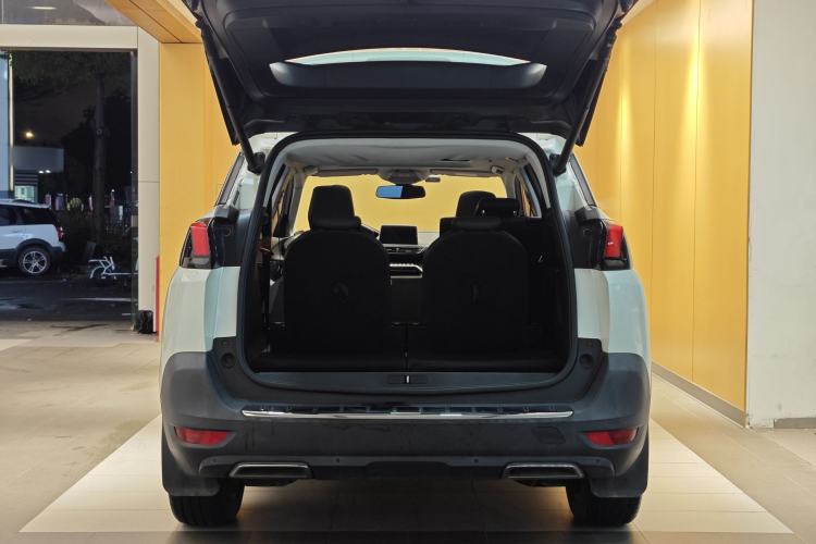 Used Peugeot 5008 2017 380THP 7-Seater Elite Edition Trunk