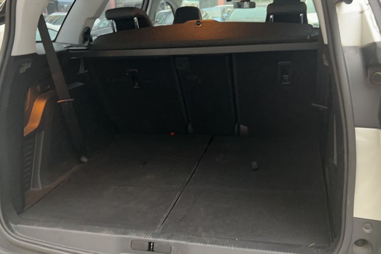 Used Peugeot 5008 2017 350THP 7-Seater Elite Edition Trunk
