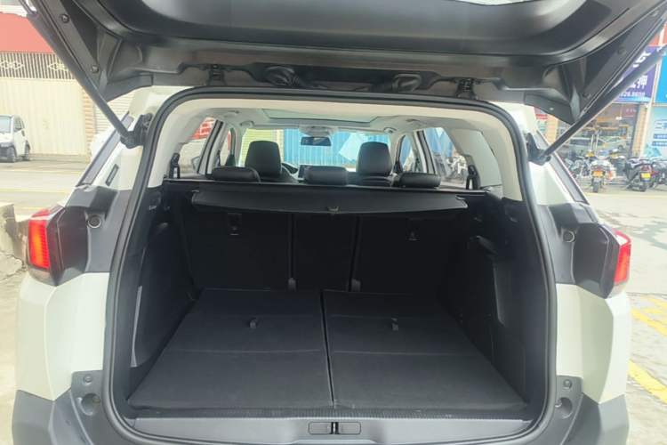 Used Peugeot 5008 2017 350THP 5-Seat Elite Edition Trunk