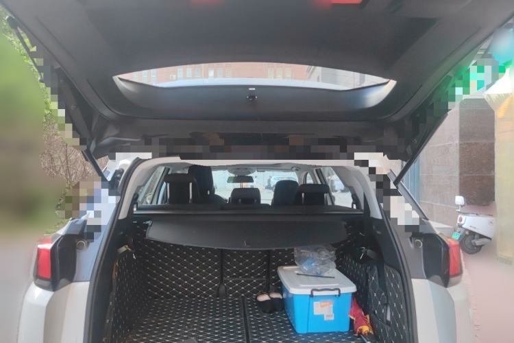 Used Peugeot 5008 2017 380THP 7-Seater Elite Edition Trunk