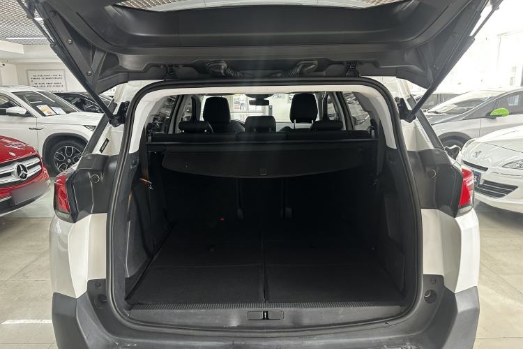 Used Peugeot 5008 2017 380THP 7-Seater Elite Edition Trunk