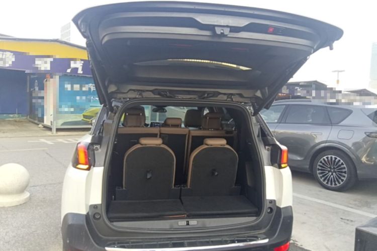 Used Peugeot 5008 2017 380THP 7-Seater Luxury GT Edition Trunk