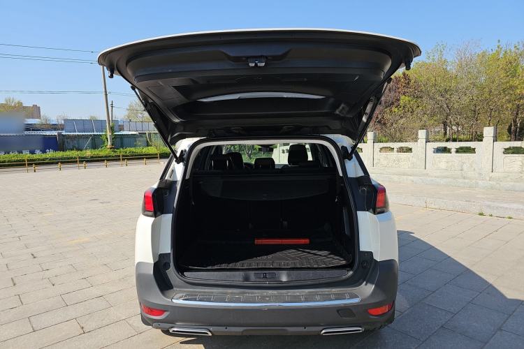 Used Peugeot 5008 2017 380THP 7-Seater Elite Edition Trunk