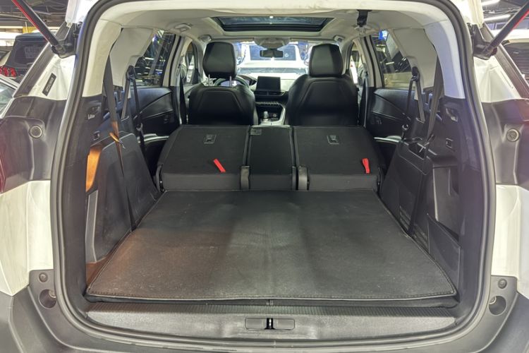 Used Peugeot 5008 2017 380THP 7-Seater Elite Edition Trunk