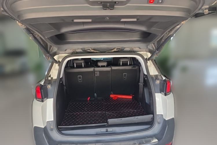 Used Peugeot 5008 2017 380THP 7-Seater Luxury Edition Trunk