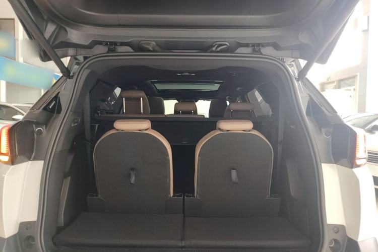 Used Peugeot 5008 2017 380THP 7-Seater Luxury GT Edition Trunk