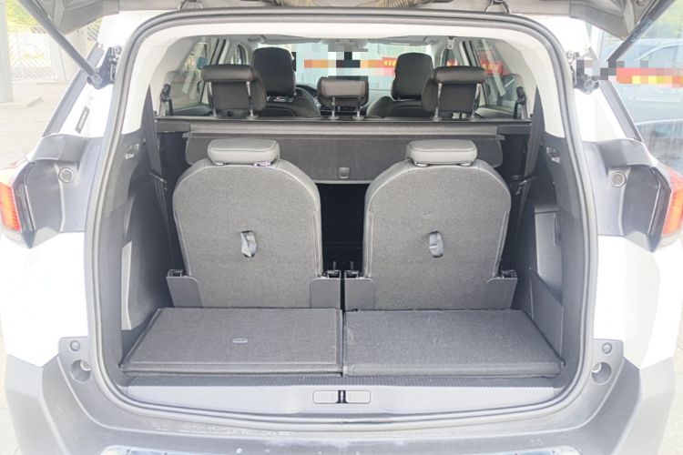 Used Peugeot 5008 2017 350THP 7-Seater Elite Edition Trunk