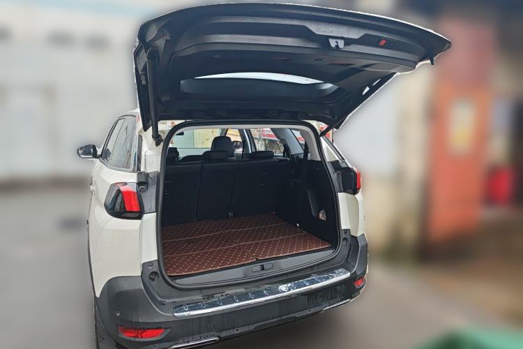 Used Peugeot 5008 2017 380THP 7-Seater Luxury Edition Trunk