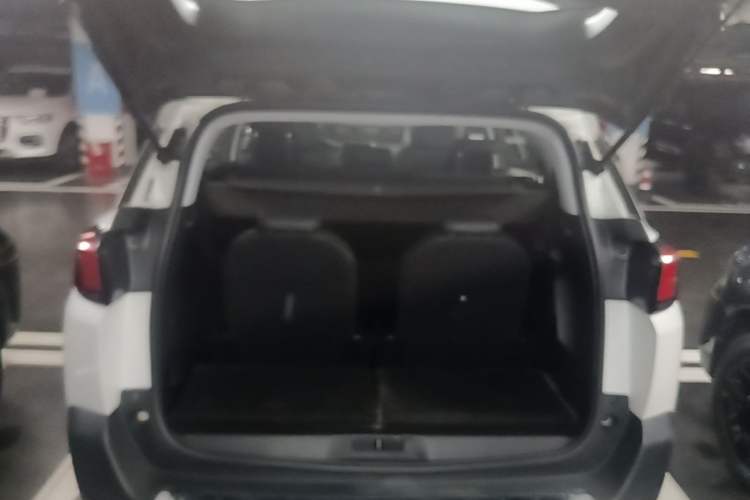 Used Peugeot 5008 2017 350THP 7-Seater Elite Edition Trunk