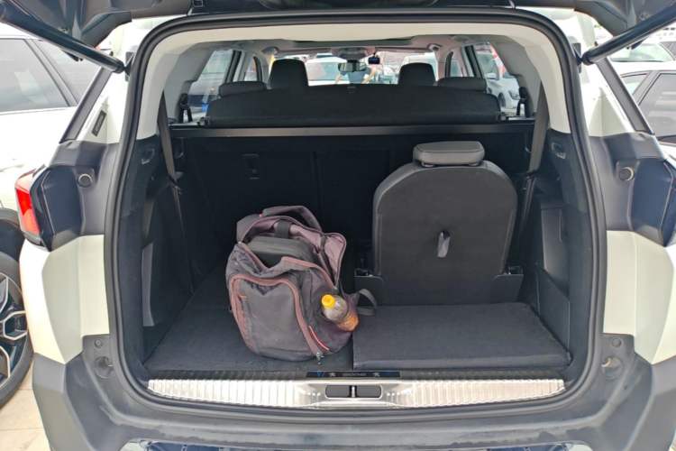 Used Peugeot 5008 2017 380THP 7-Seater Boundary-Free Edition Trunk