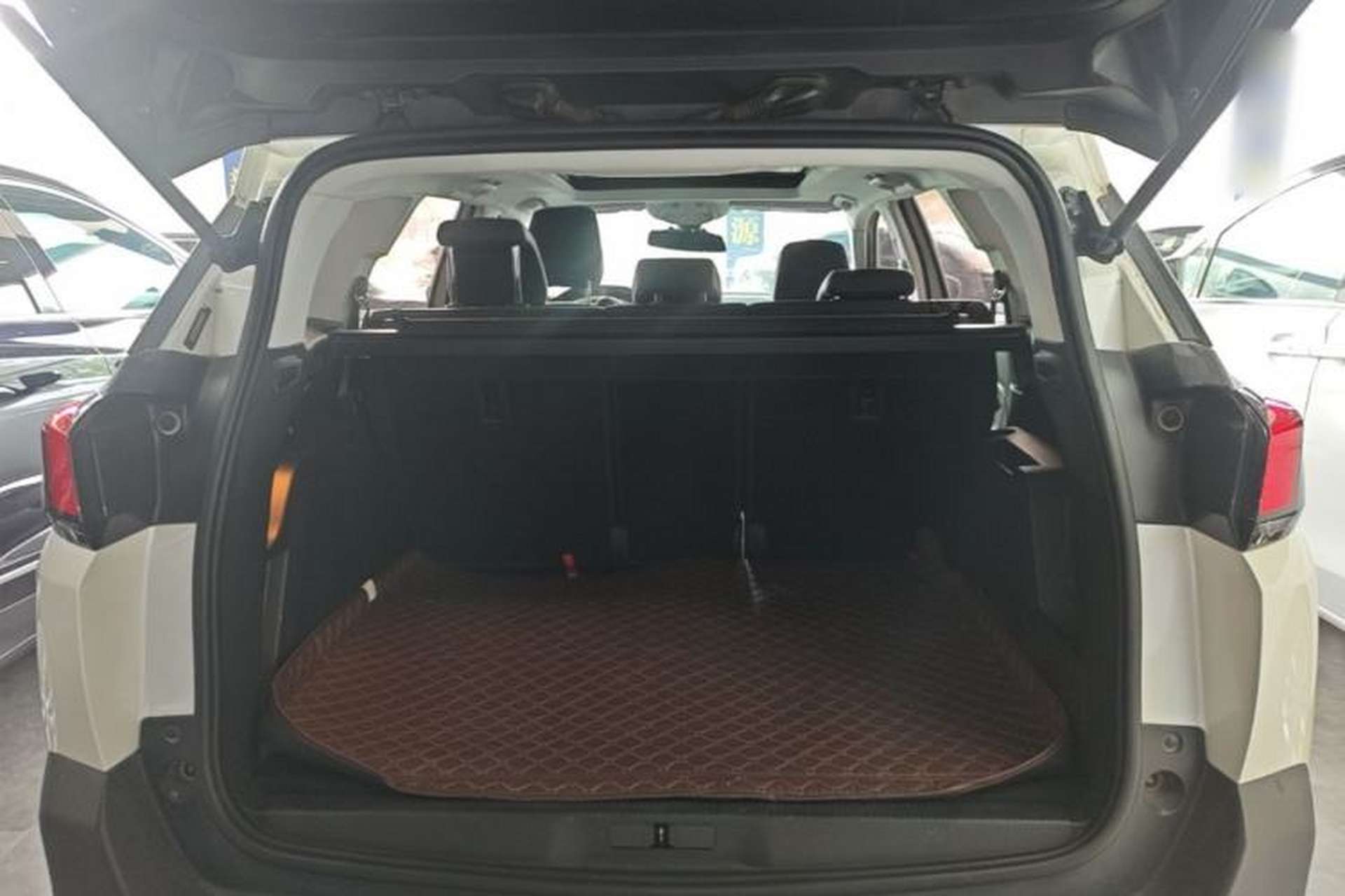 Used Peugeot 5008 2017 350THP 5-Seat Elite Edition Trunk