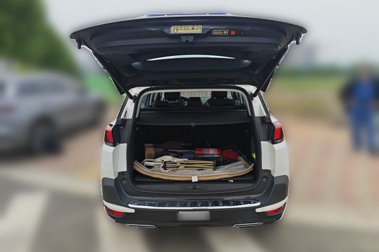 Used Peugeot 5008 2017 380THP 7-Seater Luxury Edition Trunk