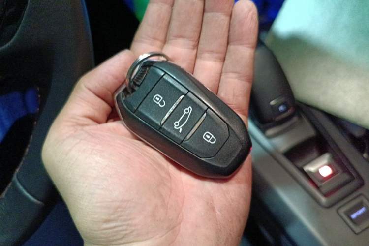 Used Peugeot 5008 2017 350THP 7-Seater Elite Edition Vehicle Key