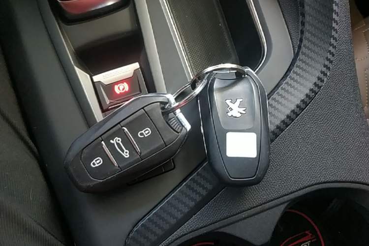 Used Peugeot 5008 2017 380THP 7-Seater Luxury GT Edition Vehicle Key