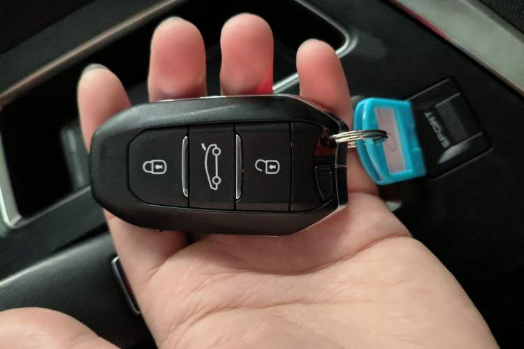 Used Peugeot 5008 2017 350THP 5-Seat Elite Edition Vehicle Key