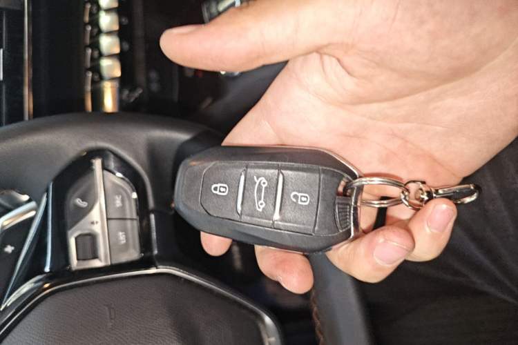 Used Peugeot 5008 2017 380THP 7-Seater Elite Edition Vehicle Key