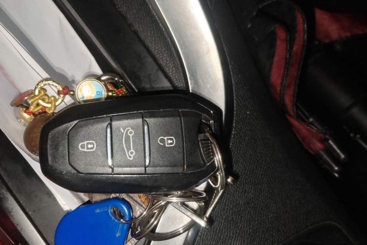 Used Peugeot 5008 2017 380THP 7-Seater Elite Edition Vehicle Key