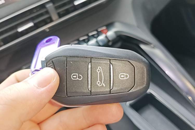 Used Peugeot 5008 2017 380THP 7-Seater Luxury GT Edition Vehicle Key