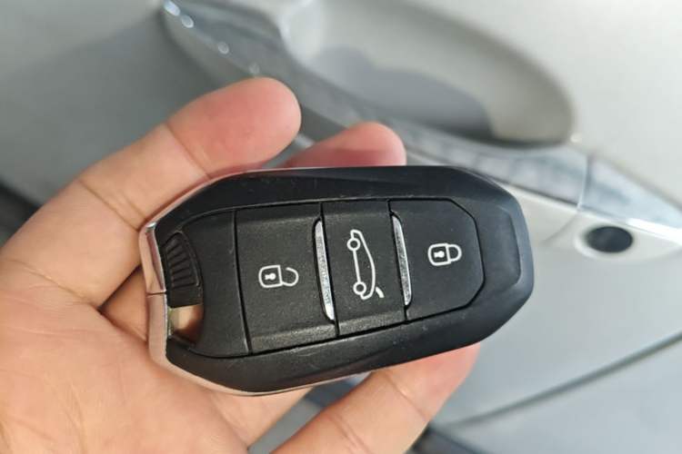 Used Peugeot 5008 2017 380THP 7-Seater Elite Edition Vehicle Key