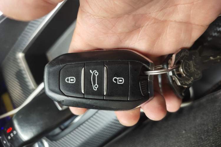 Used Peugeot 5008 2017 350THP 7-Seater Elite Edition Vehicle Key