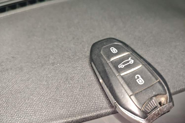 Used Peugeot 5008 2017 380THP 7-Seater Luxury Edition Vehicle Key