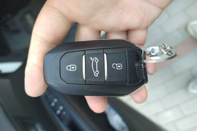 Used Peugeot 5008 2017 380THP 7-Seater Elite Edition Vehicle Key