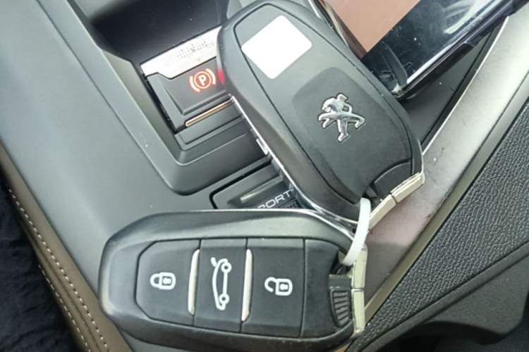 Used Peugeot 5008 2017 380THP 7-Seater Luxury GT Edition Vehicle Key