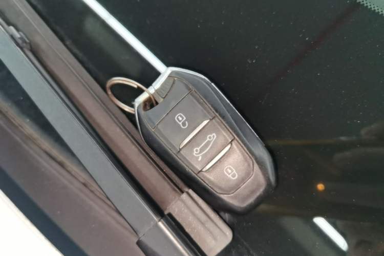 Used Peugeot 5008 2017 380THP 5-Seater Elite Edition Vehicle Key
